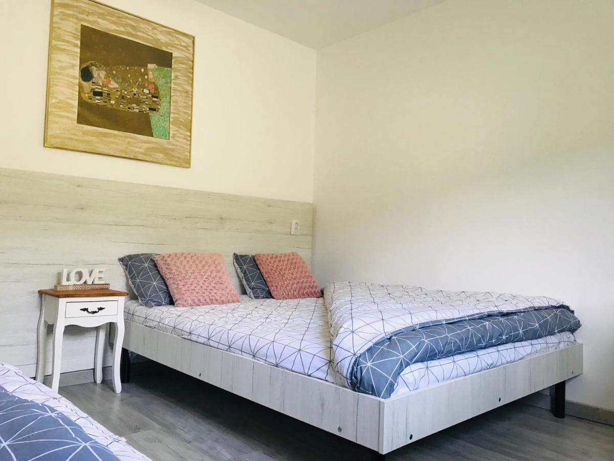 Casa Ryana Self Check-In Motel Gilău Exterior photo