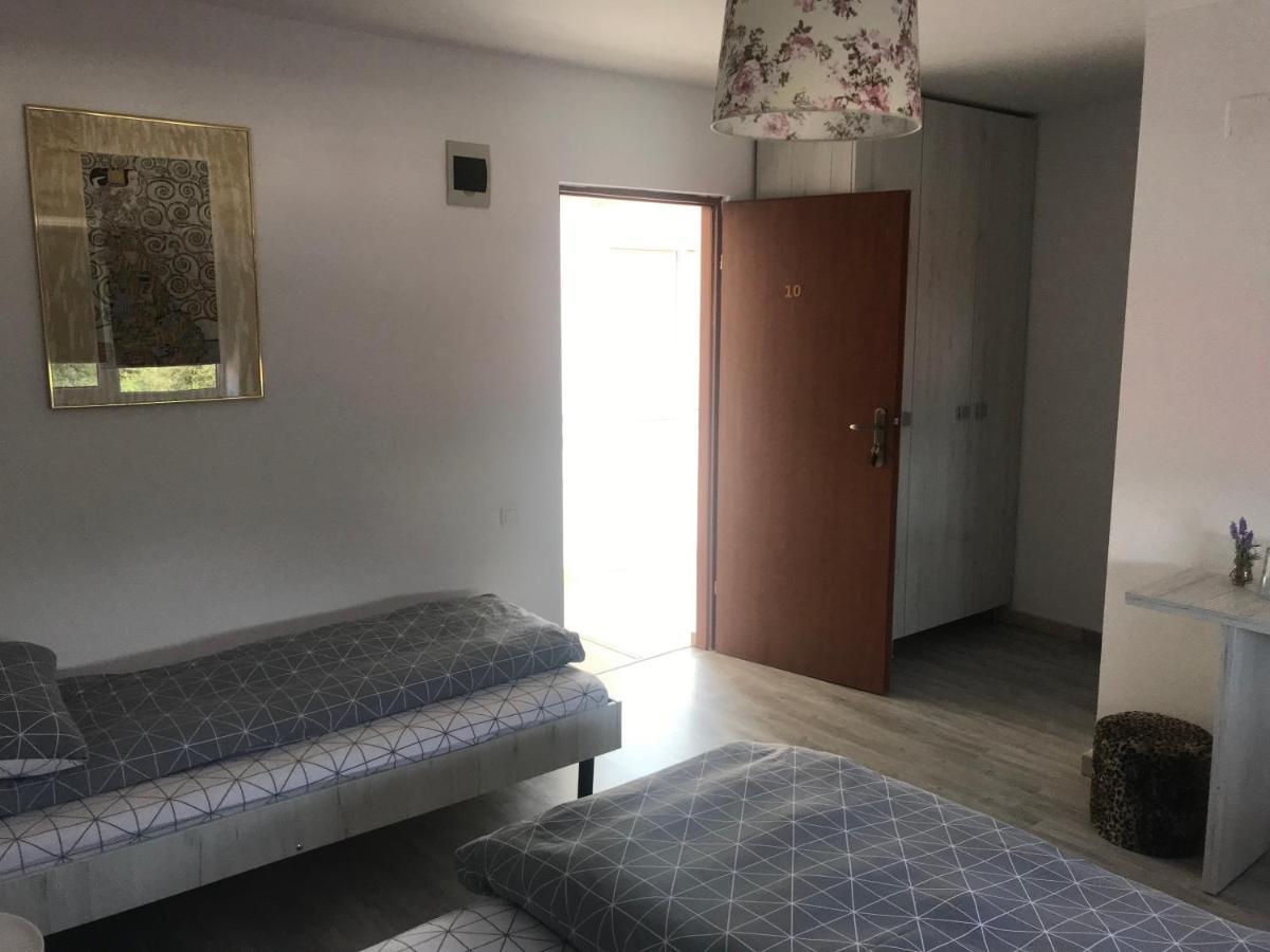 Casa Ryana Self Check-In Motel Gilău Exterior photo