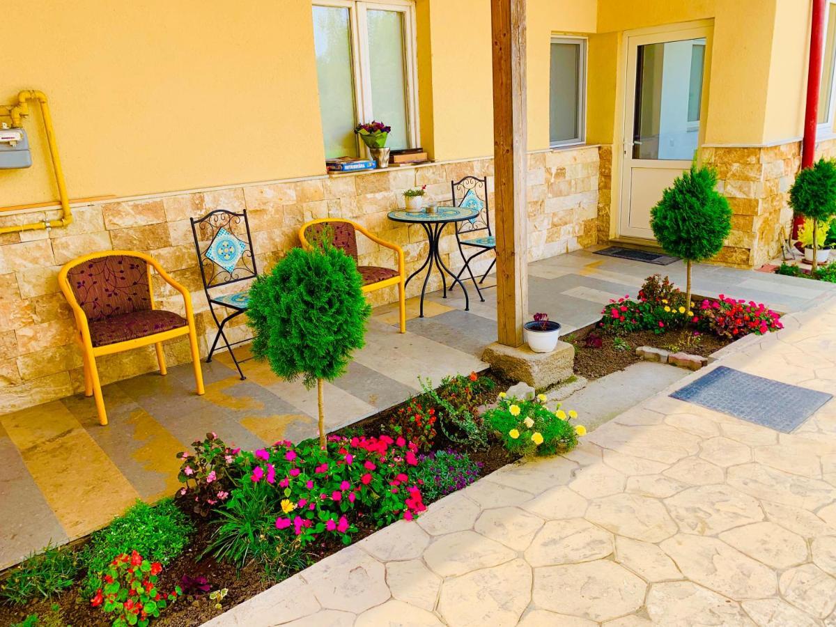 Casa Ryana Self Check-In Motel Gilău Exterior photo